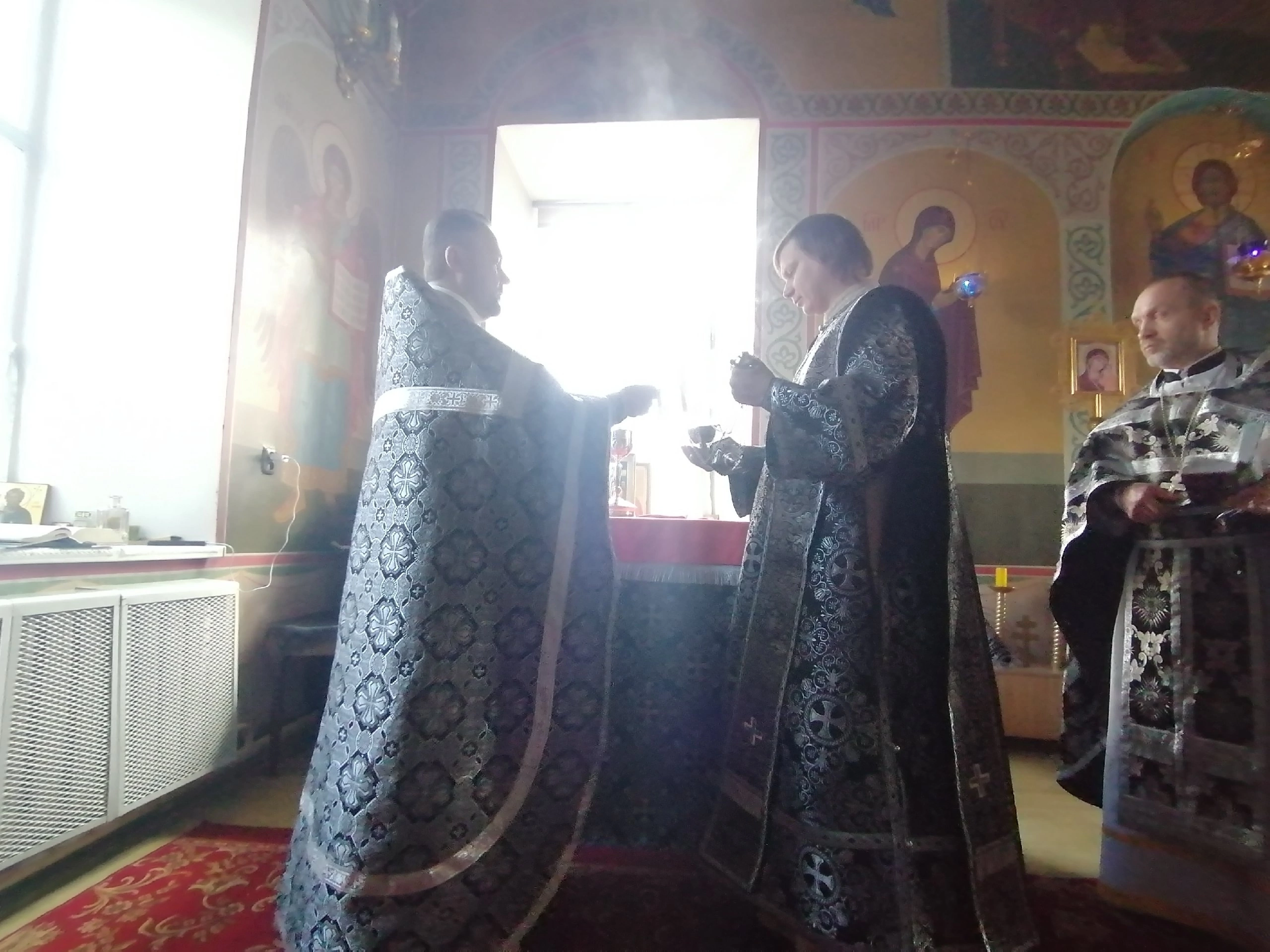 Протоиерей Александр Филиппов совершил Божественную Литургию Преждеосвященных Даров
