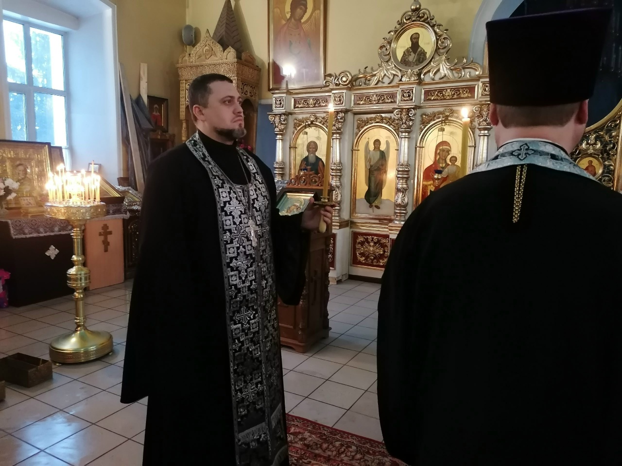 Протоиерей Александр Филиппов совершил повечерие с чтением третьей части Великого покаянного канона преподобного Андрея Критского