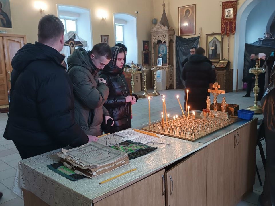 Иерей Сергий Карасёв провел встречу с молодежью