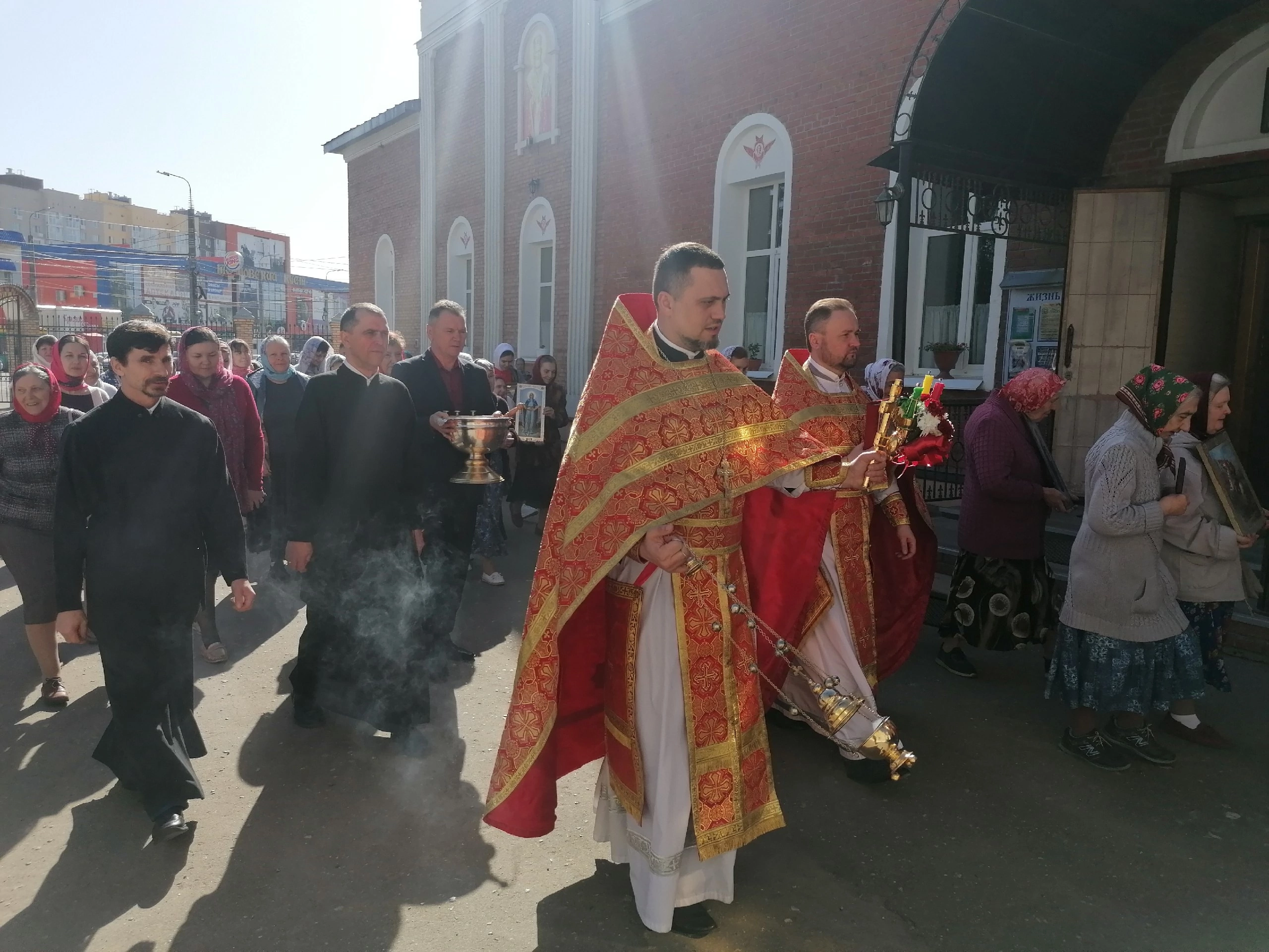 Во вторник Светлой седмицы протоиерей Александр Филиппов совершил Божественную литургию