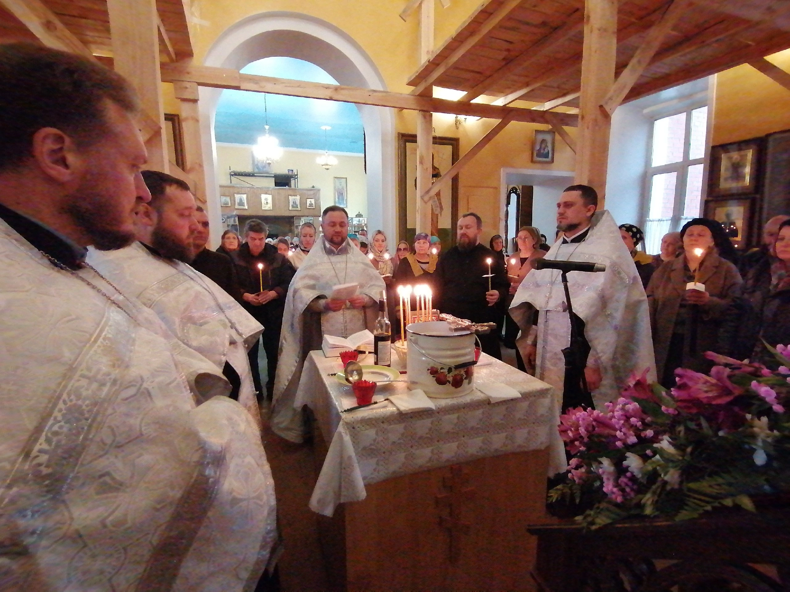 Протоиерей Александр Филиппов совершил Таинство Соборования 