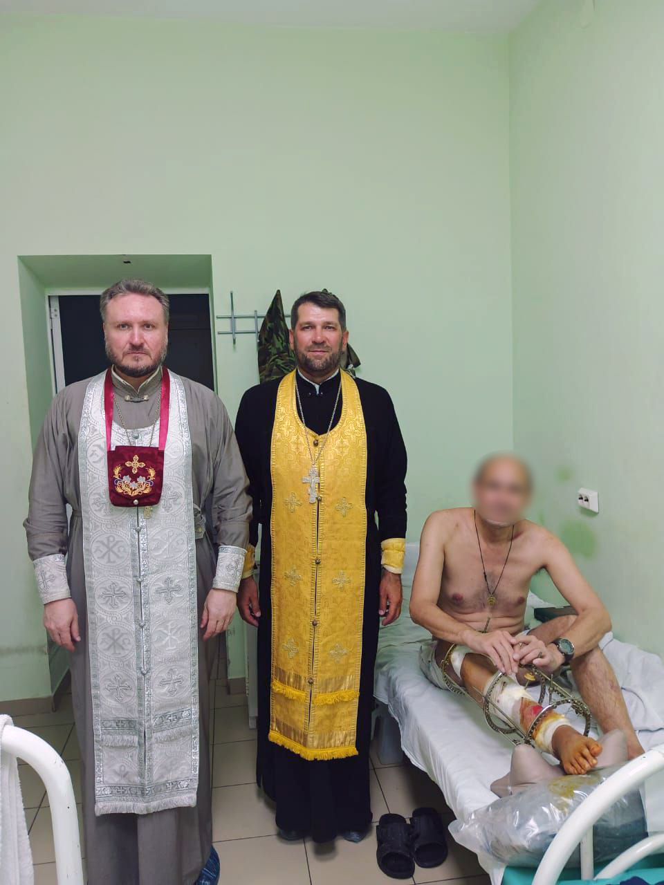 Священники посетили раненых участников СВО в военном госпитале Пензы
