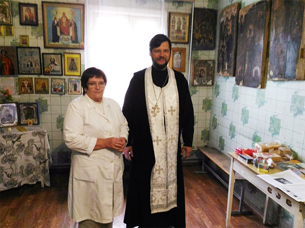 Иерей Сергий Беляков посетил Дом ночного пребывания