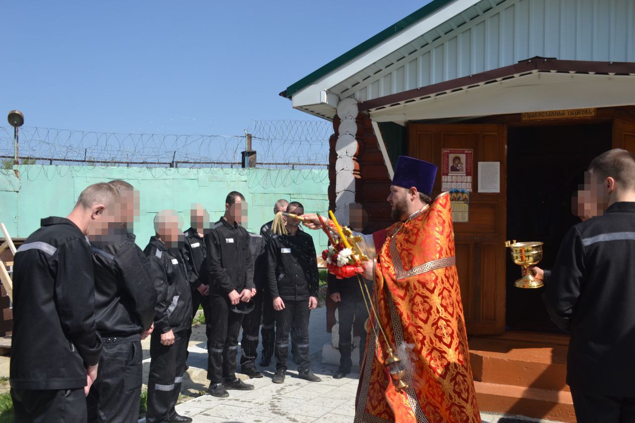 Протоиерей Антоний Шварёв совершил Божественную литургию в ИК-7