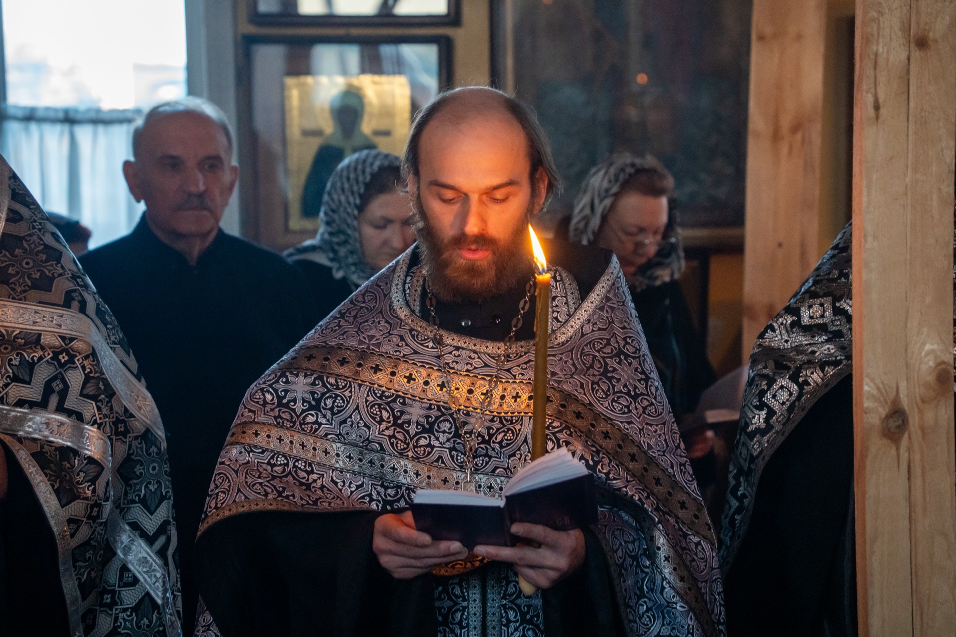 Митрополит Серафим совершил чин Пассии в нашем храме   