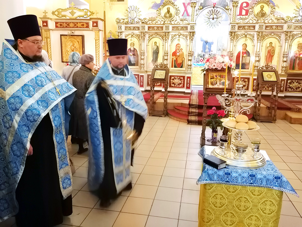 Всенощное бдение в канун праздника Покрова Пресвятой Богородицы