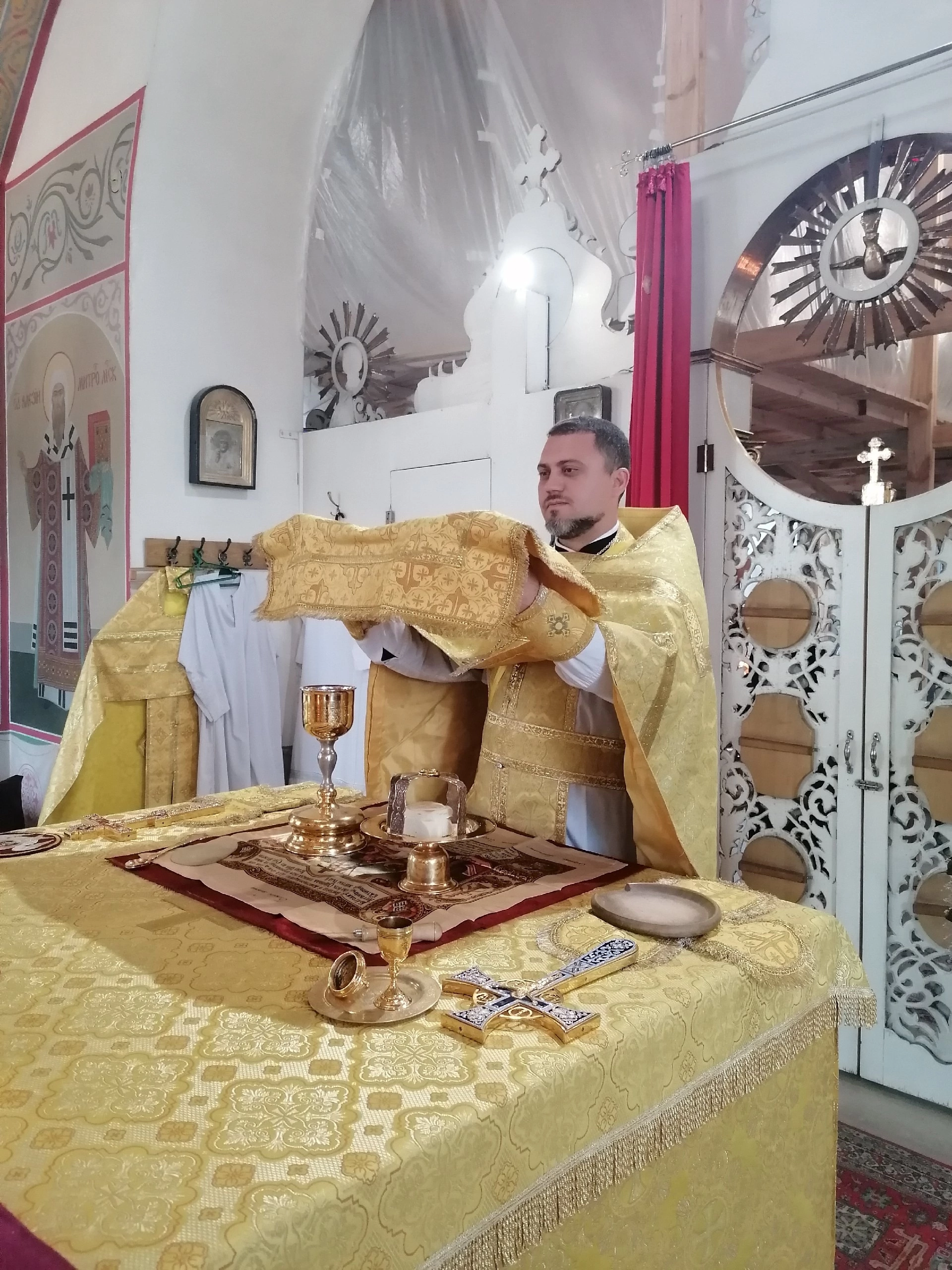 Богослужения в Неделю 6-ю по Пятидесятнице