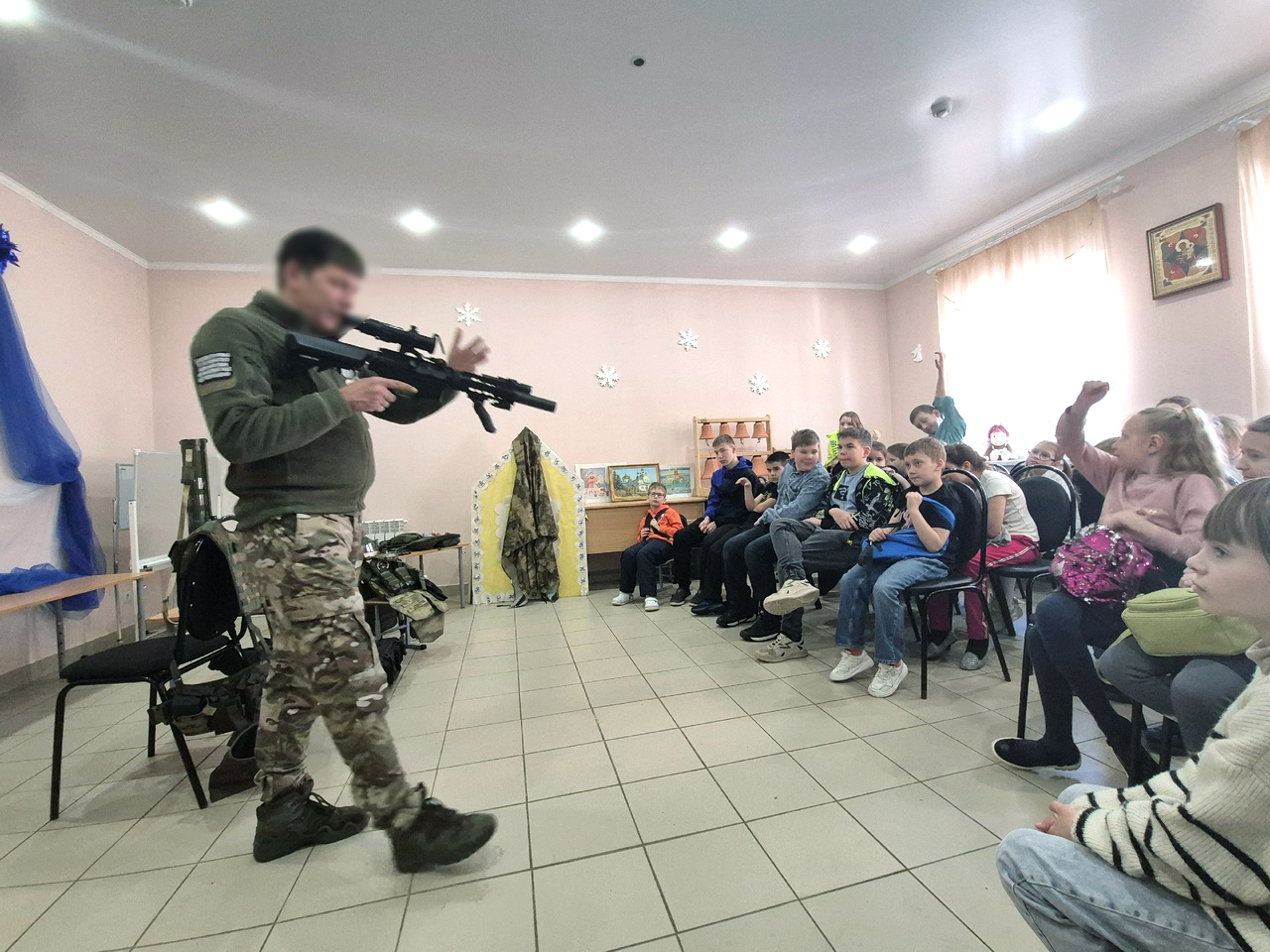 В воскресной школе Никольского храма в Терновке состоялся урок мужества