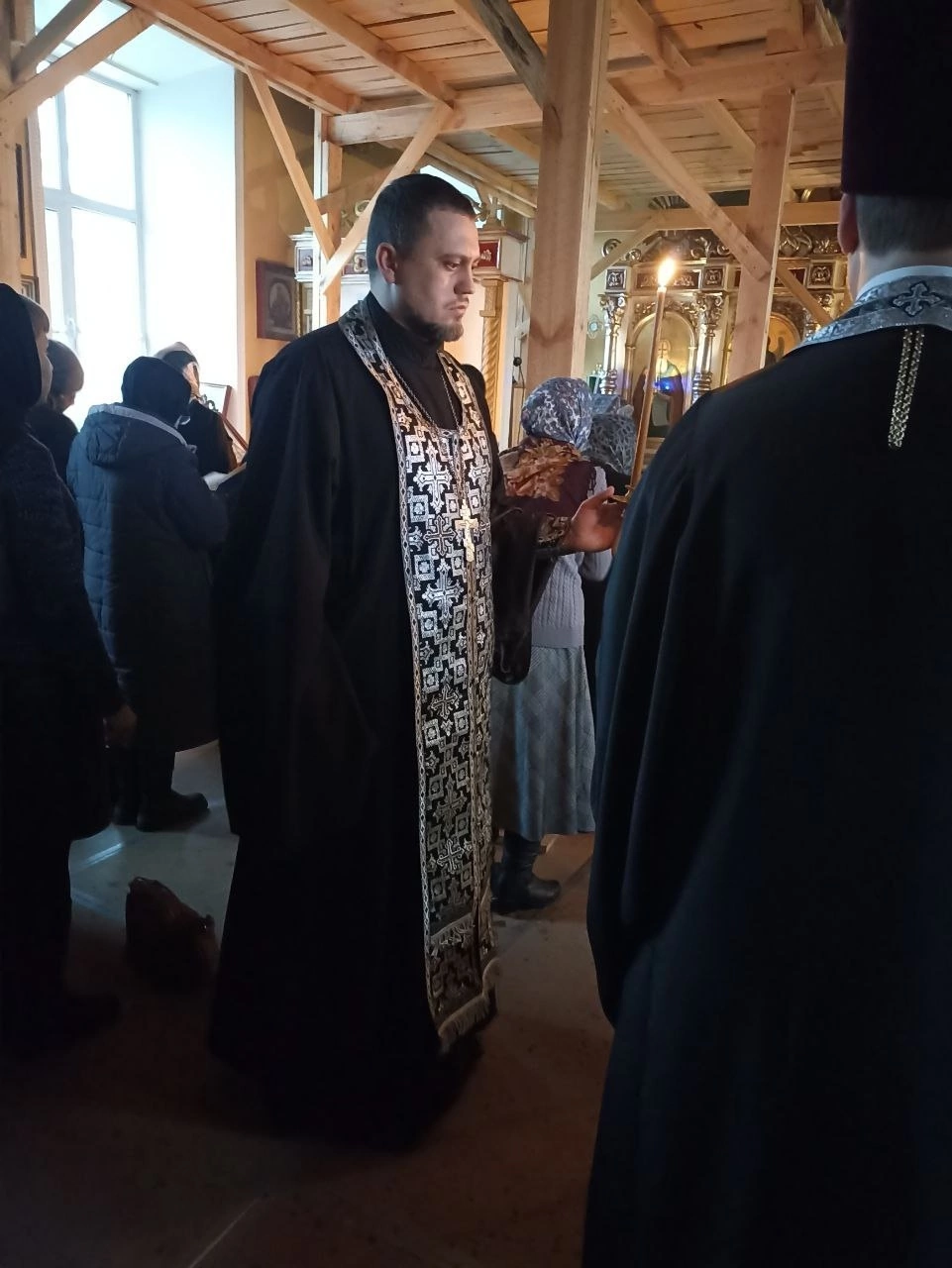 Протоиерей Александр Филиппов совершил повечерие с чтением третьей части Великого покаянного канона преподобного Андрея Критского