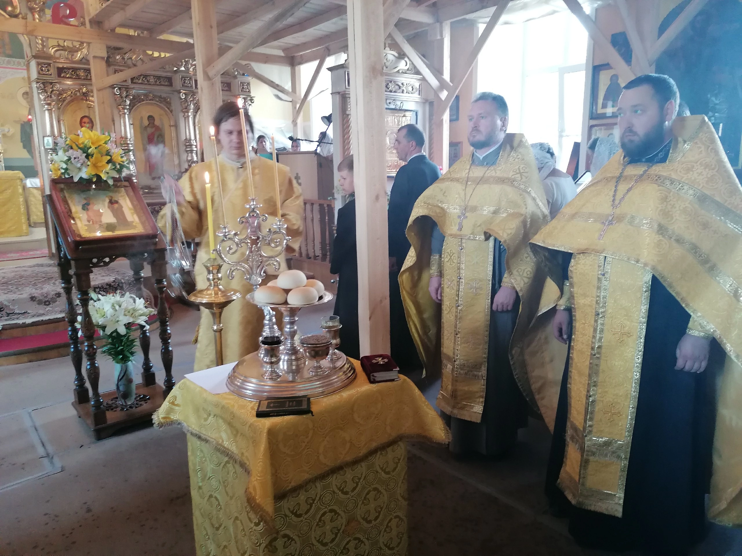 Всенощное бдение в канун праздника первоверховных апостолов Петра и Павла