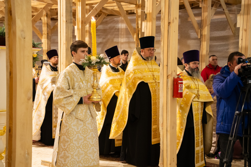 В праздник Рождества Христова протоиерей Александр Филиппов сослужил иерархам Пензенской митрополии за великой вечерней в Спасском кафедральном соборе