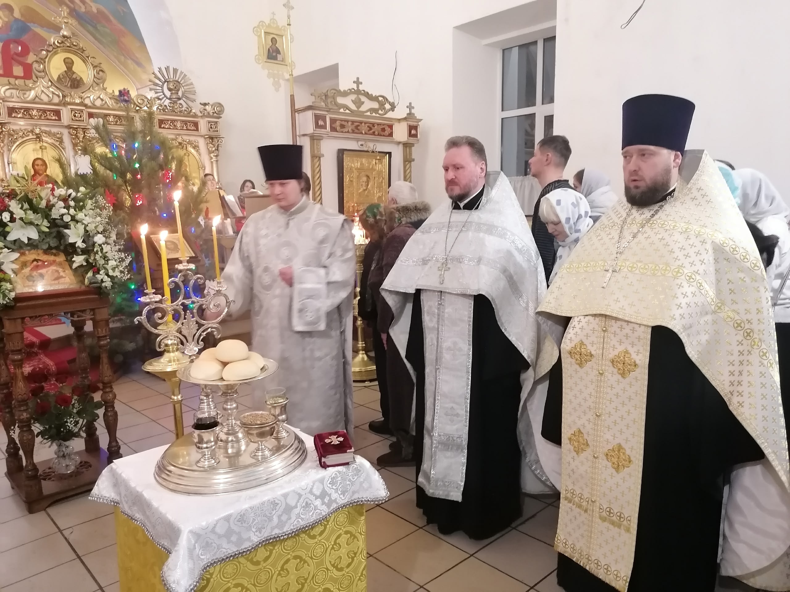 Всенощное бдение в канун праздника Рождества Христова