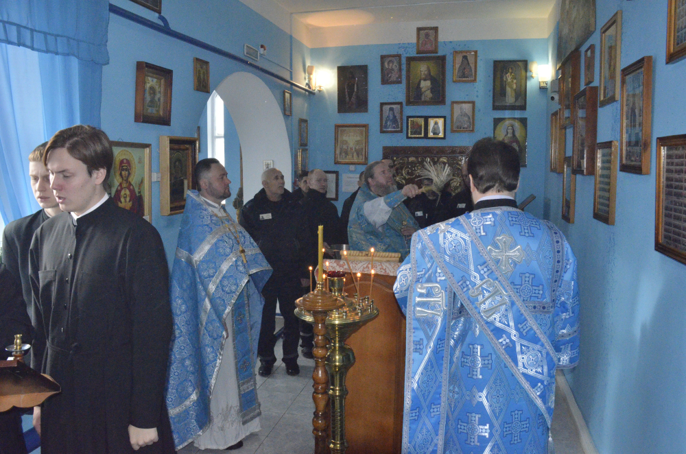 Протоиерей Александр Филиппов  совершил литургия в храме при исправительной колонии №5