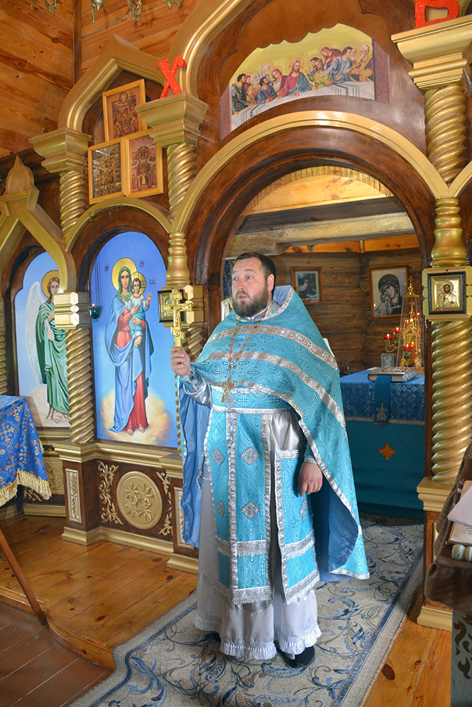 Протоиерей Антоний Шварёв совершил Божественную литургию в ИК-7