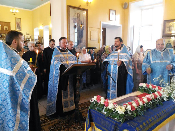 Всенощное бдение с Чином погребения Плащаницы Божией Матери