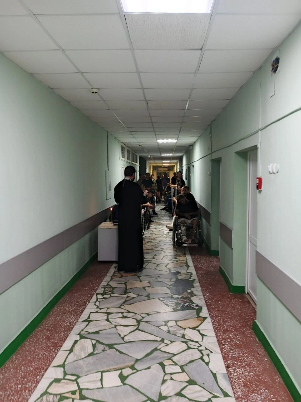 Священники посетили раненых участников СВО в военном госпитале Пензы