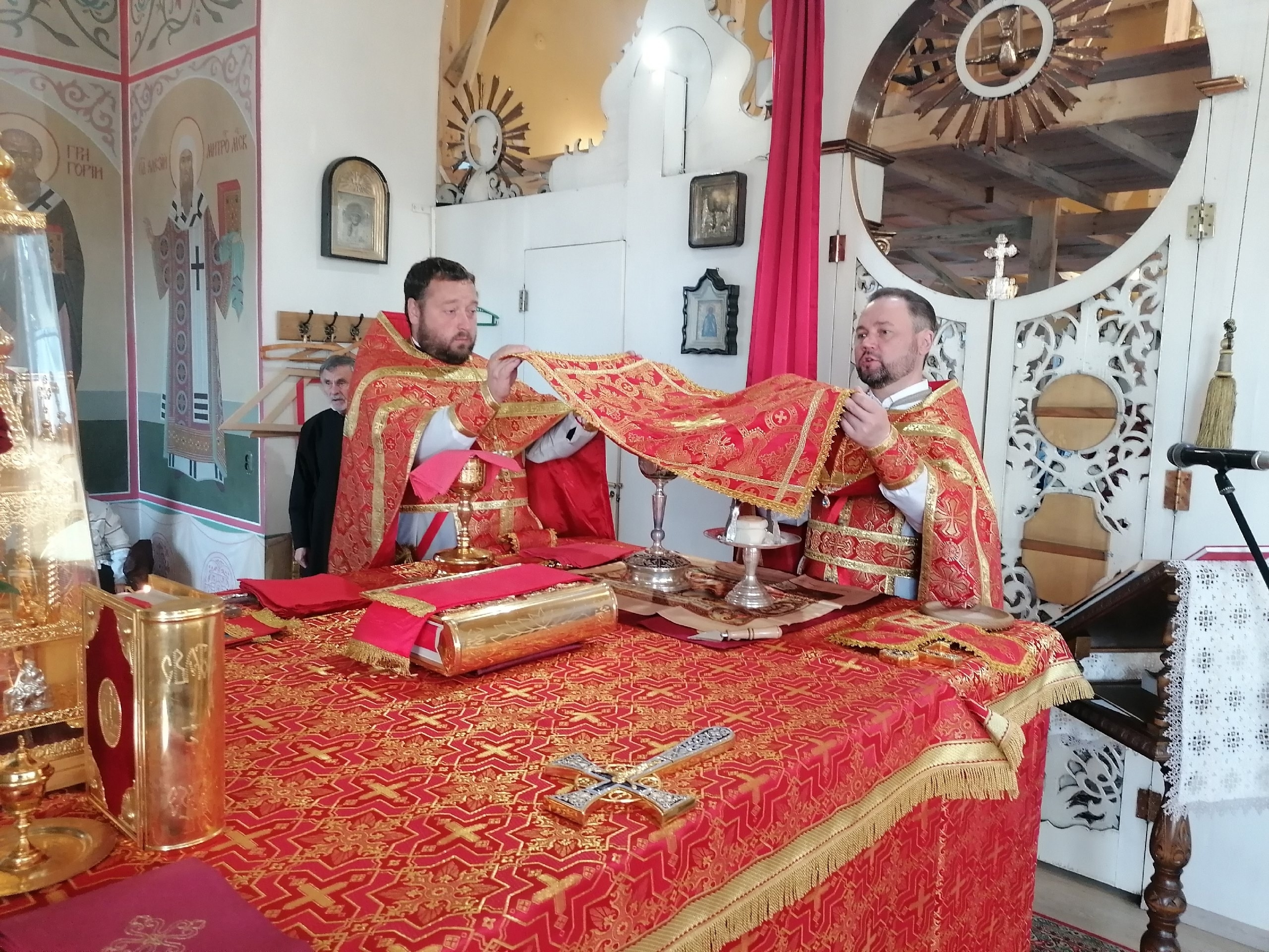 Празднование Воздвижения Животворящего Креста Господня