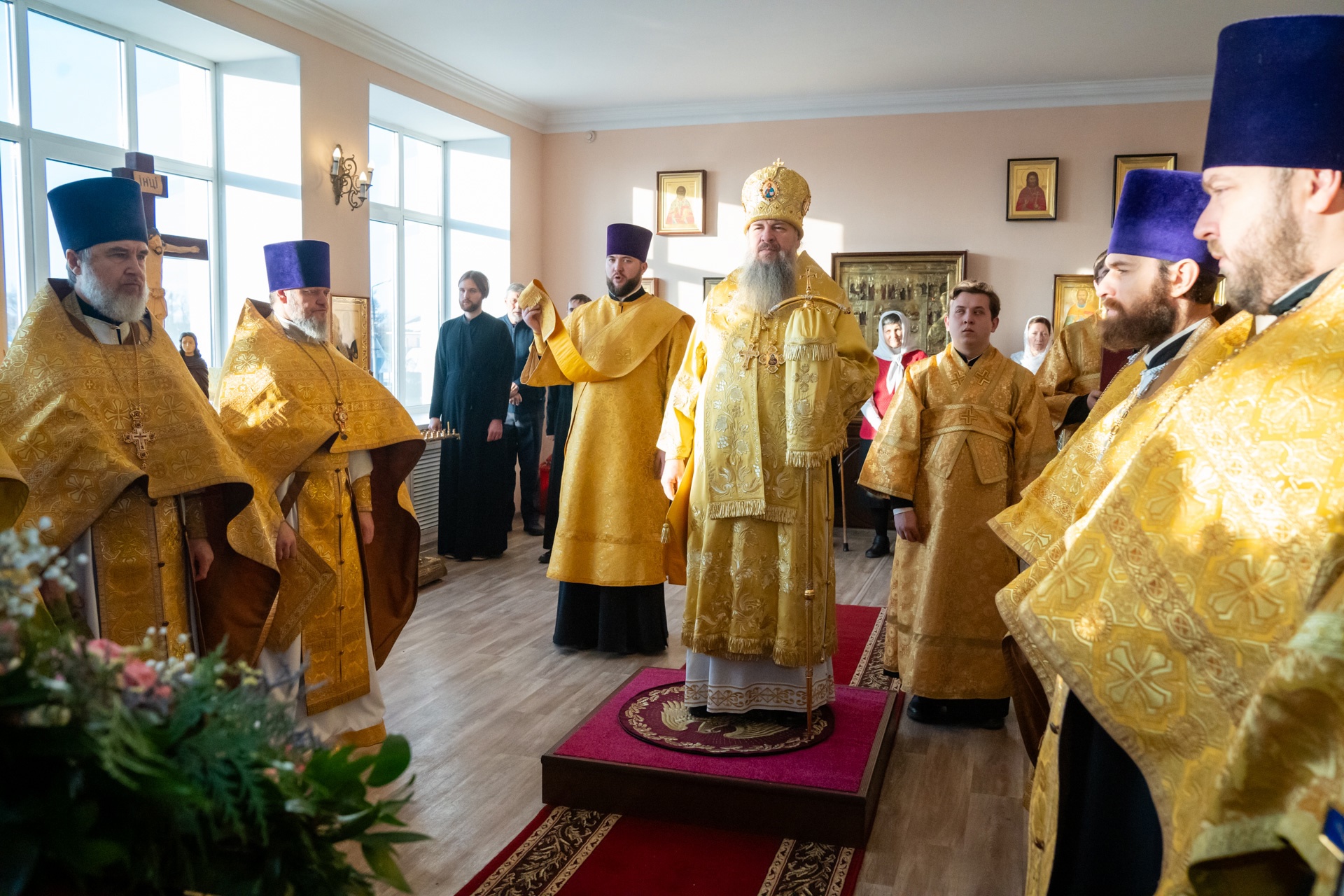 Протоиерей Александр Филиппов сослужил митрополиту Серафиму в престольный праздник и актовый день в Пензенской духовной семинарии   