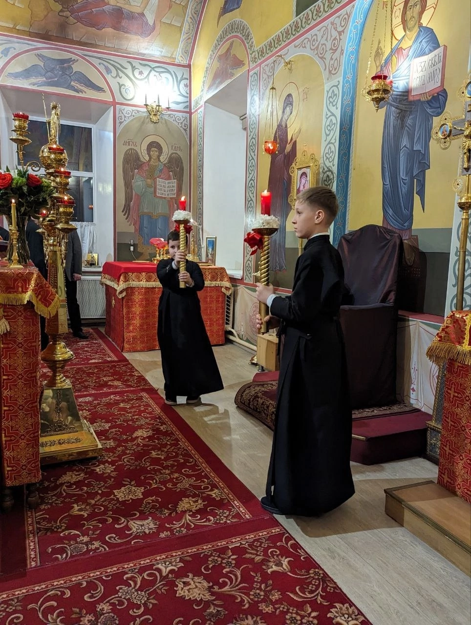 В праздник Светлого Христова Воскресения протоиерей Александр Филиппов совершил торжественное богослужение в нашем храме