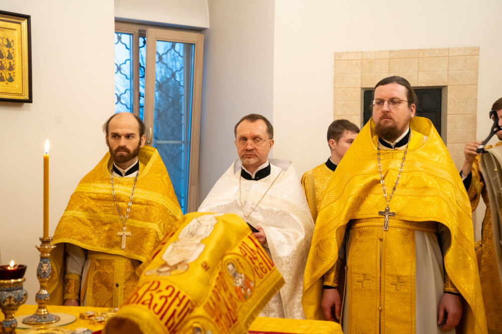 Митрополит Серафим рукоположил диакона Димитрия Полуянова во пресвитера в Спасо-Преображенском мужском монастыре