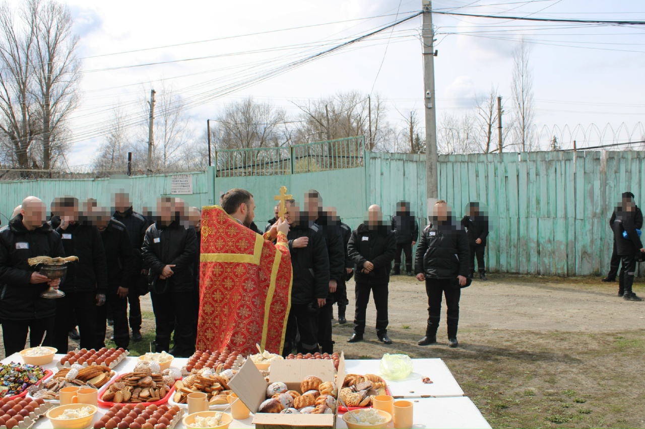 Протоиерей Антоний Шварёв совершил Пасхальные богослужения в ИК-7 и ИК-4