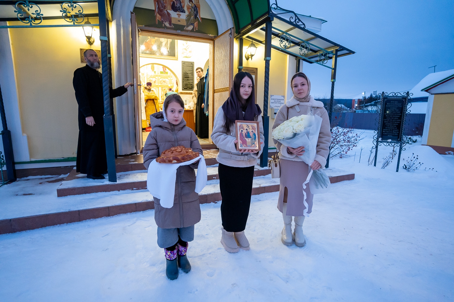 Митрополит Пензенский и Нижнеломовский Серафим совершил литургию в Троицком храме в Камайке