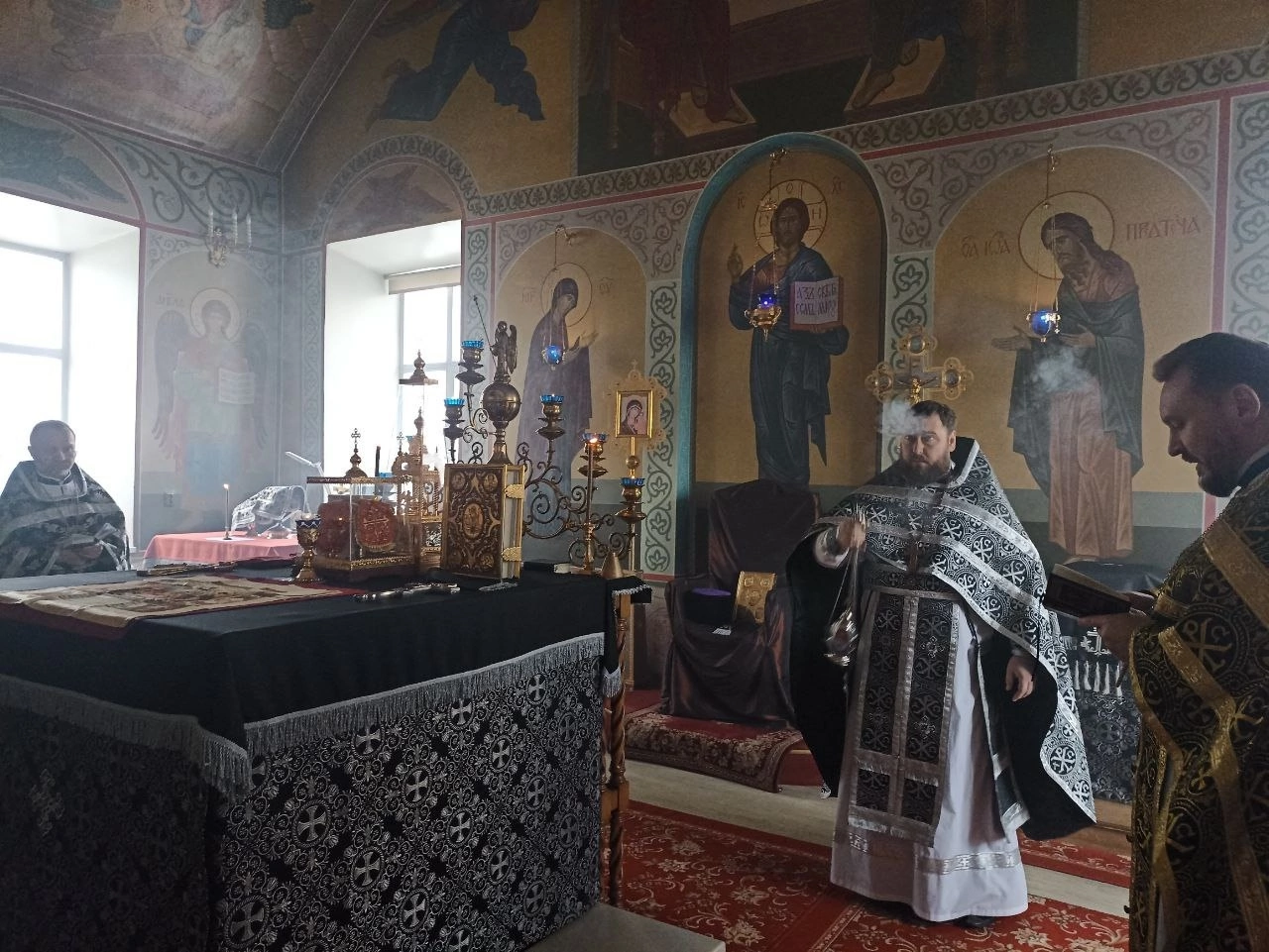 Протоиерей Александр Филиппов совершил Литургию Преждеосвященных Даров
