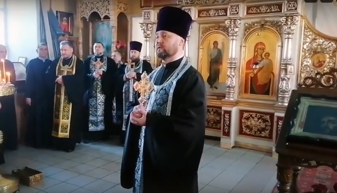 В Прощеное воскресенье протоиерей Александр Филиппов совершил вечерню с чином прощения