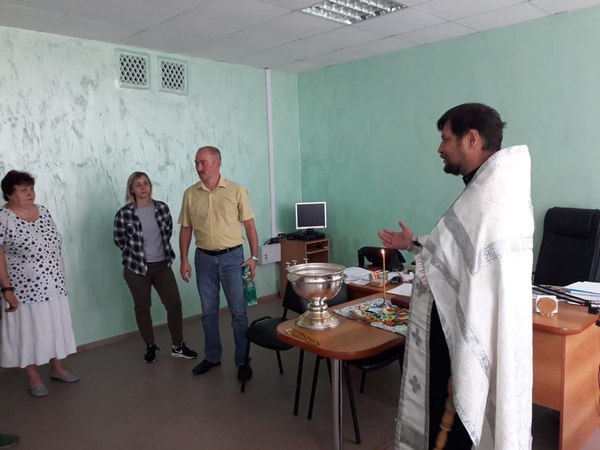Иерей Сергий Беляков освятил здание школы №28 города Пензы