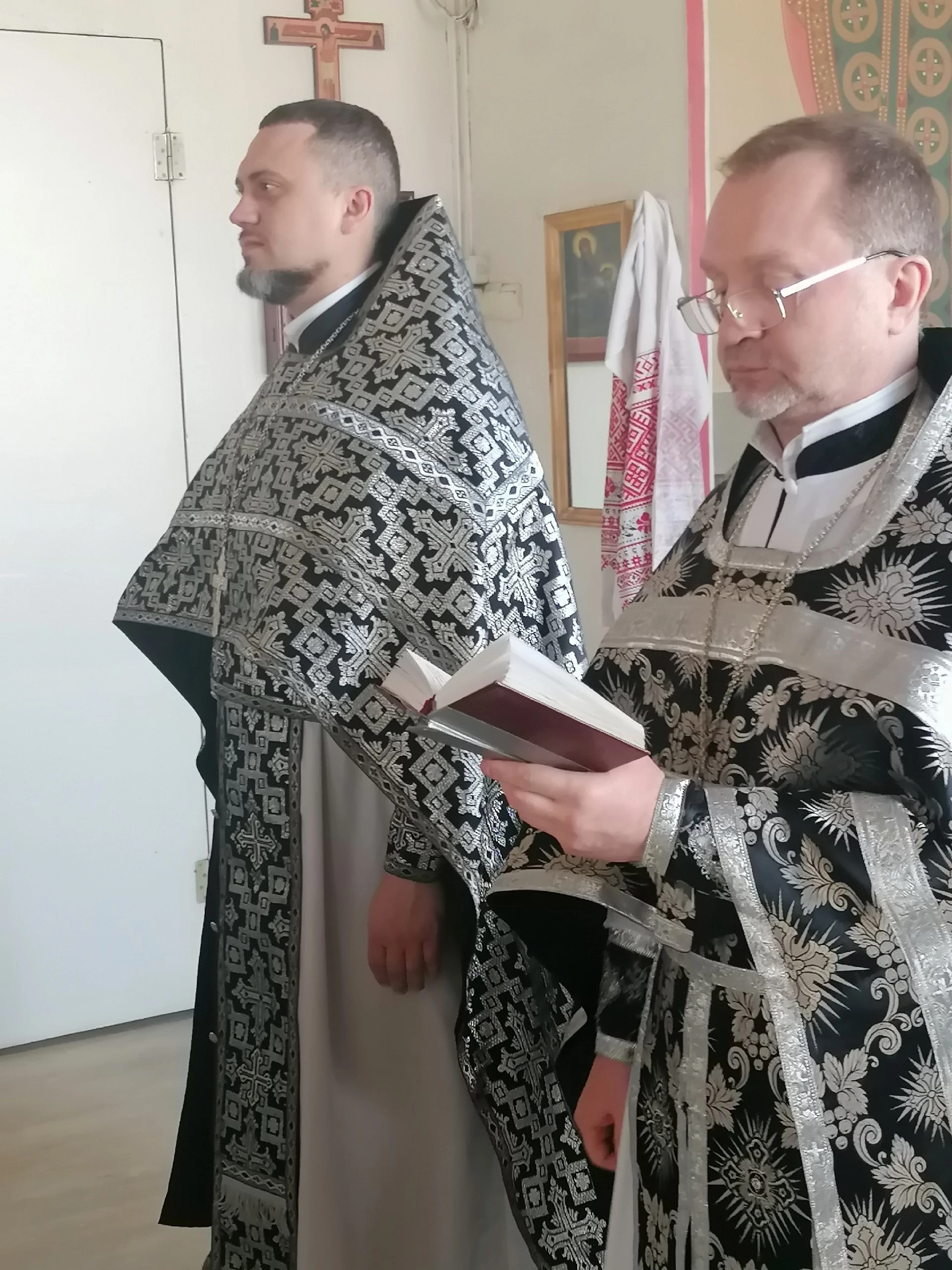 Протоиерей Александр Филиппов совершил Божественную Литургию Преждеосвященных Даров