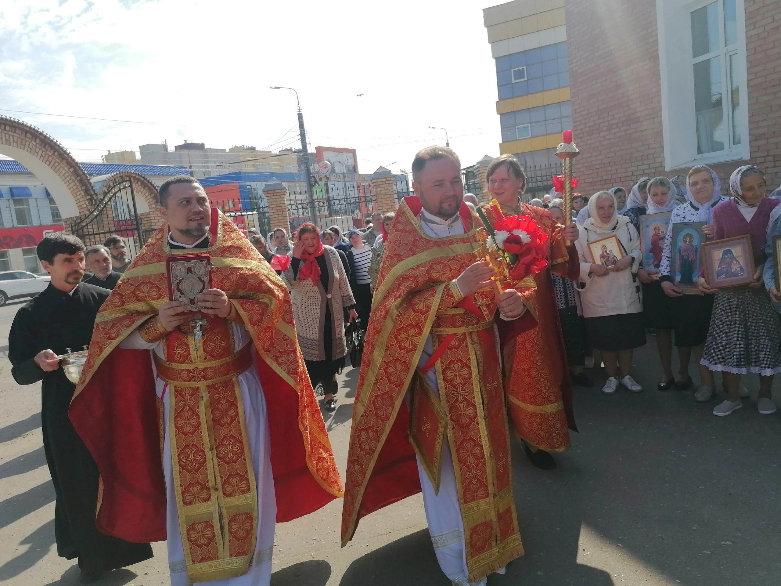 В субботу Светлой седмицы протоиерей Александр Филиппов совершил Божественную литургию