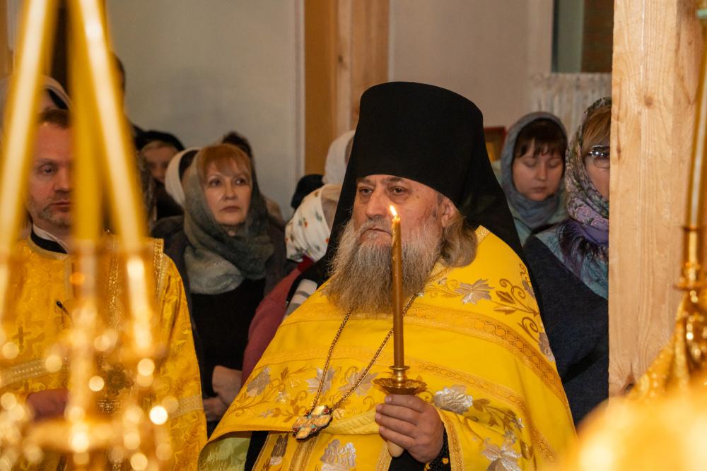 В канун престольного праздника митрополит Серафим совершил всенощное бдение в нашем храме