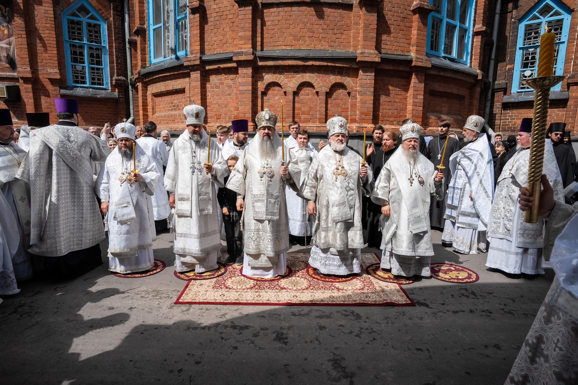 Протоиерей Александр Филиппов сослужил митрополиту Серафиму за литургией в Успенском соборе Пензы в 25-ю годовщину со дня кончины архиепископа Серафима (Тихонова) 