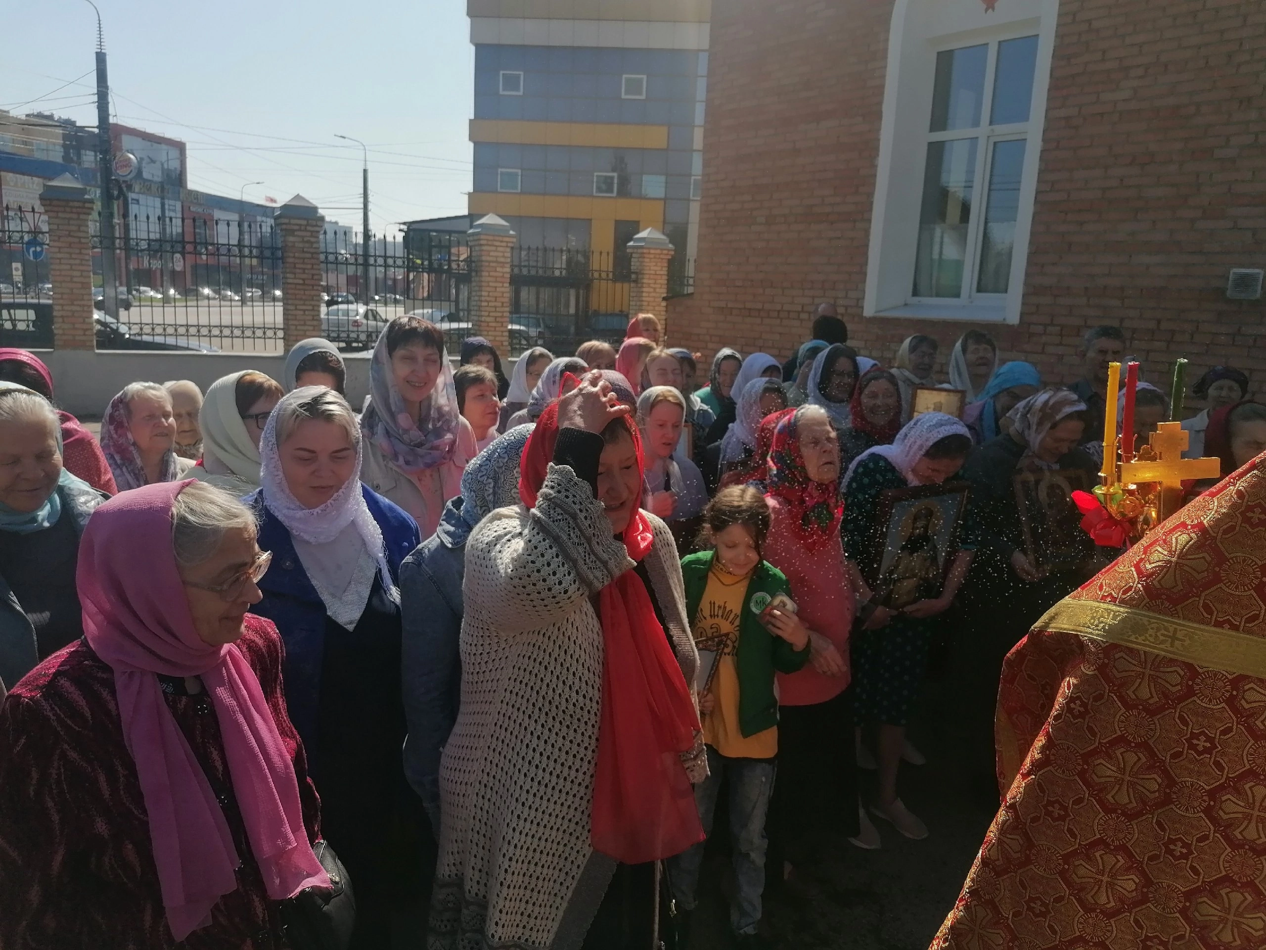 В пятницу Светлой седмицы иерей Владимир Журавлев совершил Божественную литургию