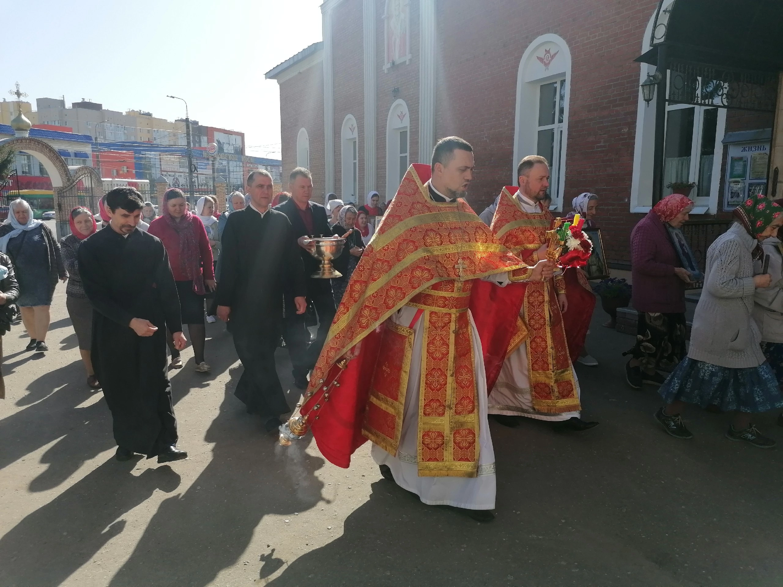 Во вторник Светлой седмицы протоиерей Александр Филиппов совершил Божественную литургию