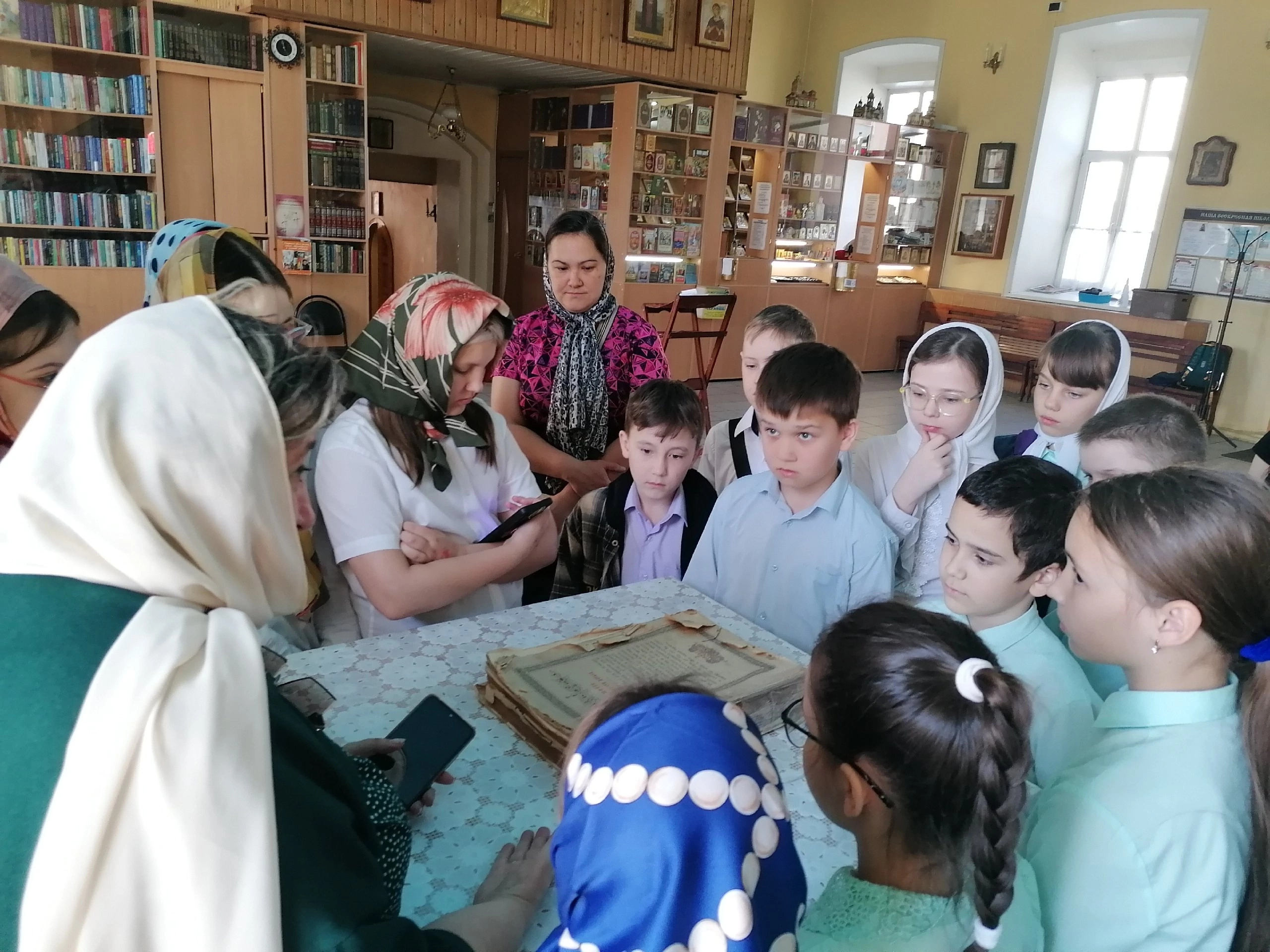 Встреча священника с учениками средней школы №60