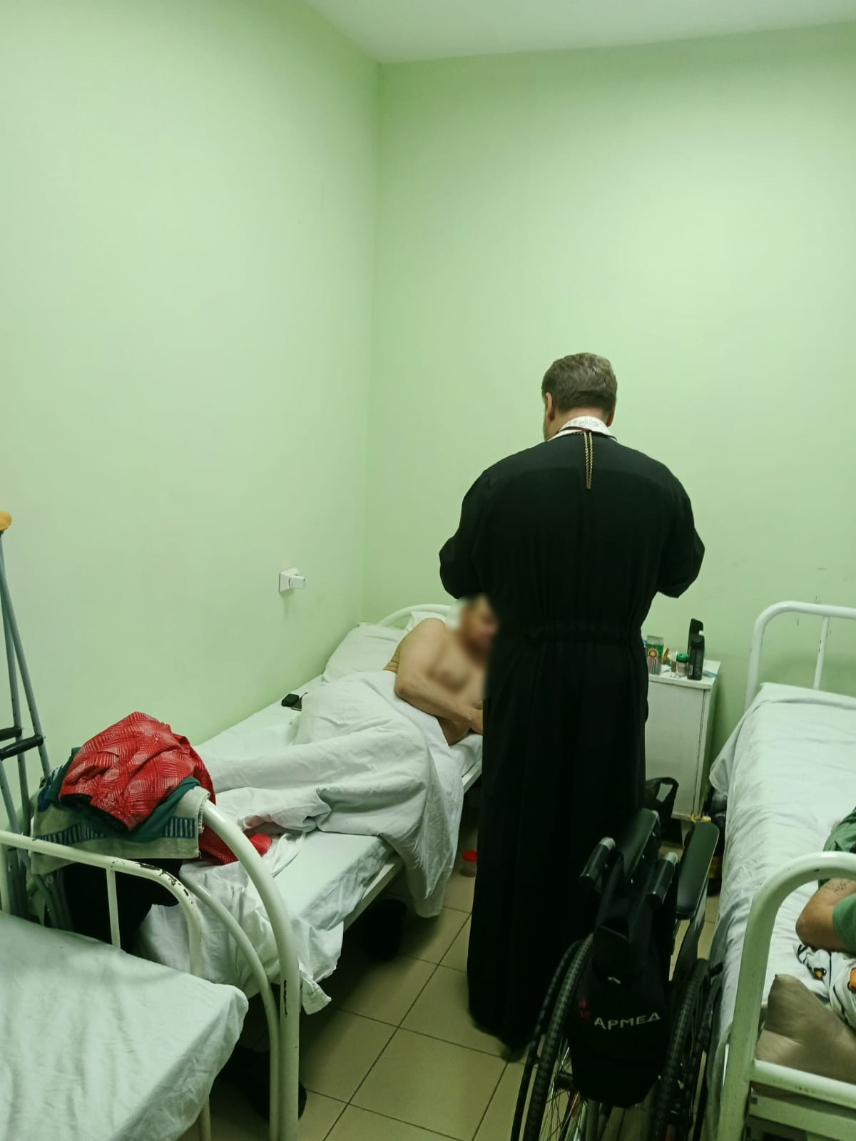 Священники посетили раненых участников СВО в военном госпитале Пензы