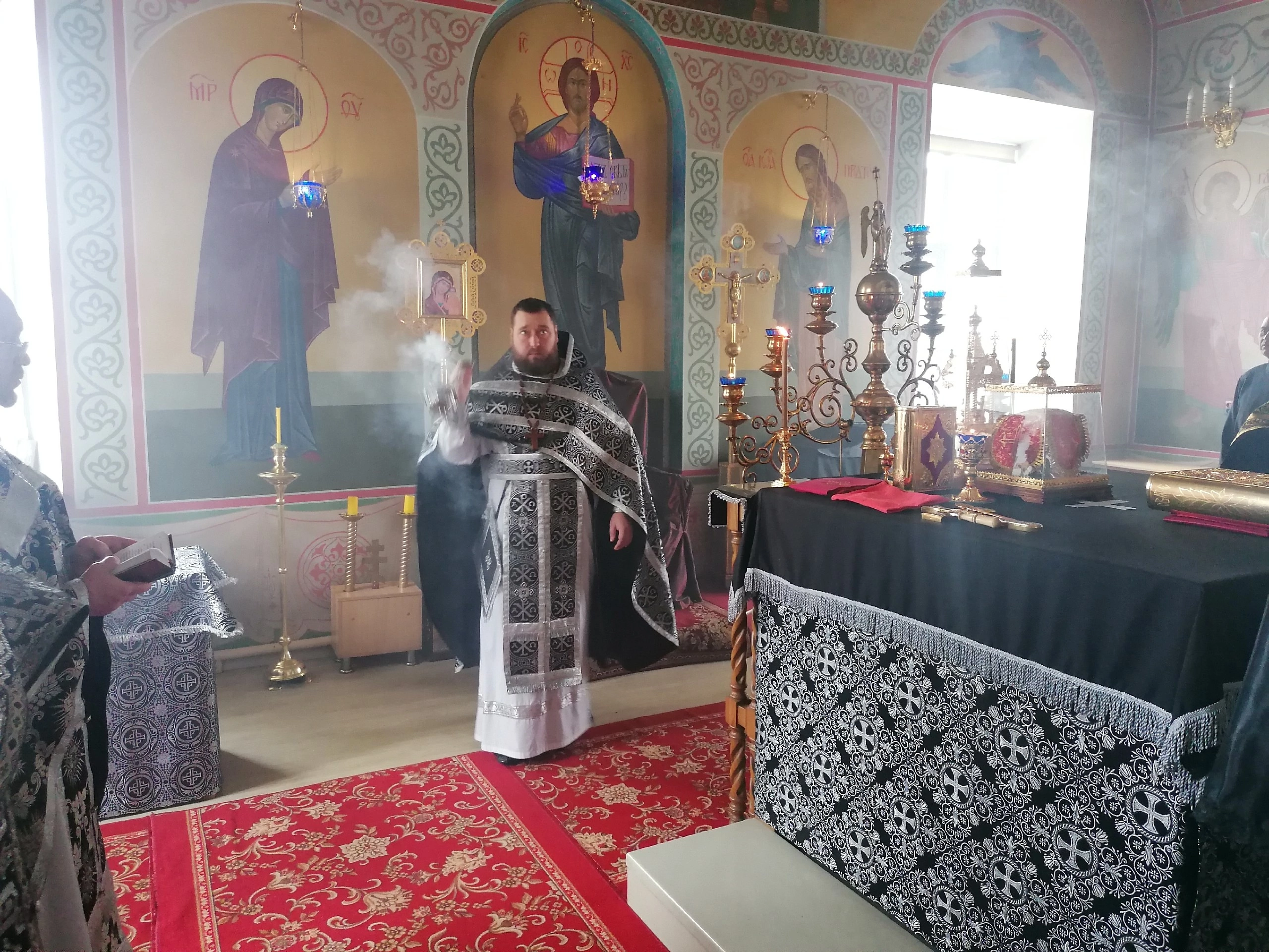 Протоиерей Александр Филиппов совершил Литургию Преждеосвященных Даров