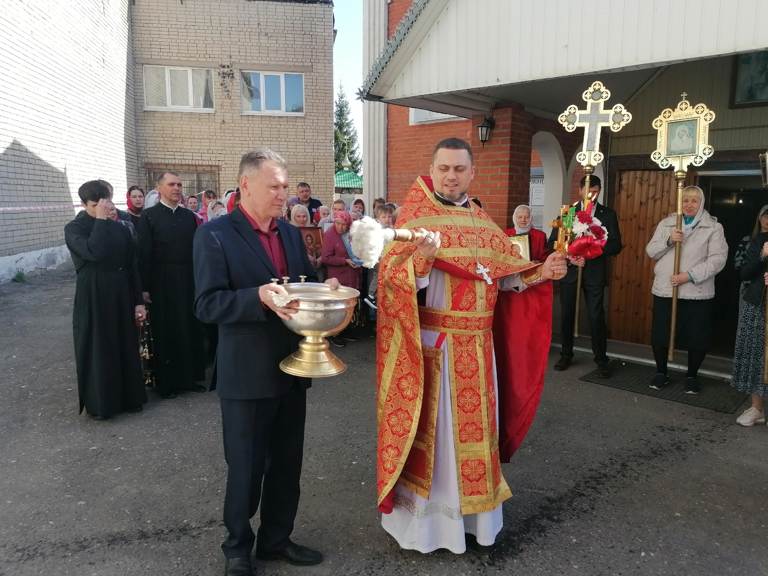 Во вторник Светлой седмицы протоиерей Александр Филиппов совершил Божественную литургию