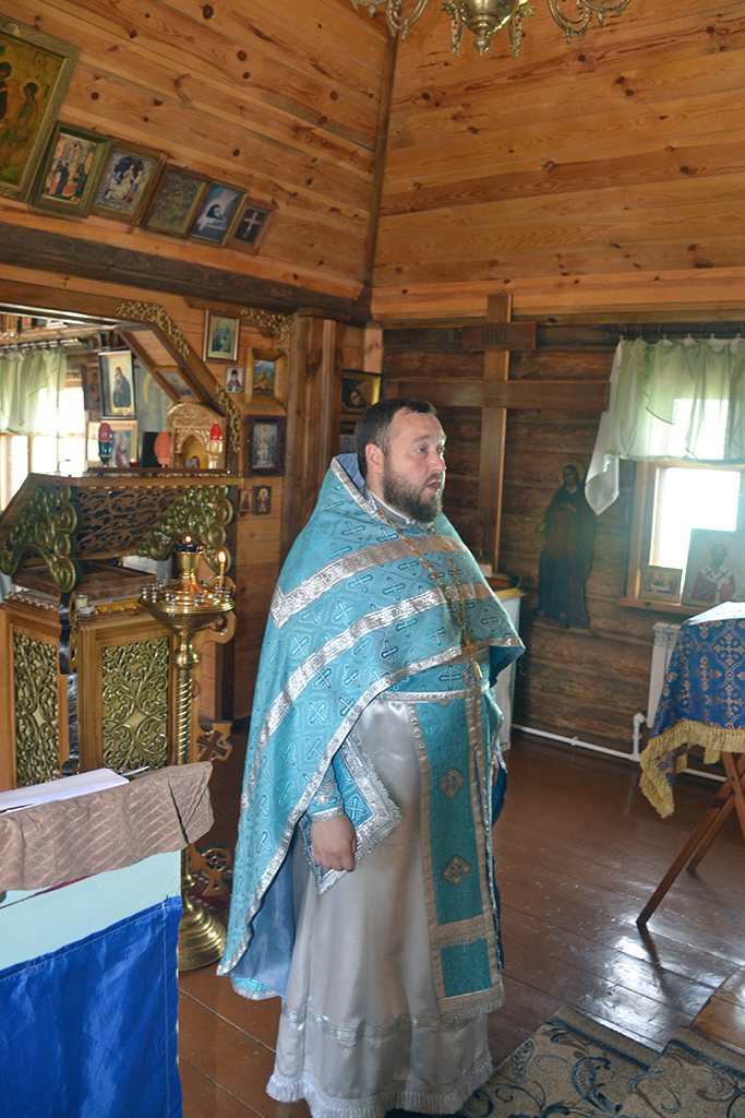 Протоиерей Антоний Шварёв совершил Божественную литургию в ИК-7