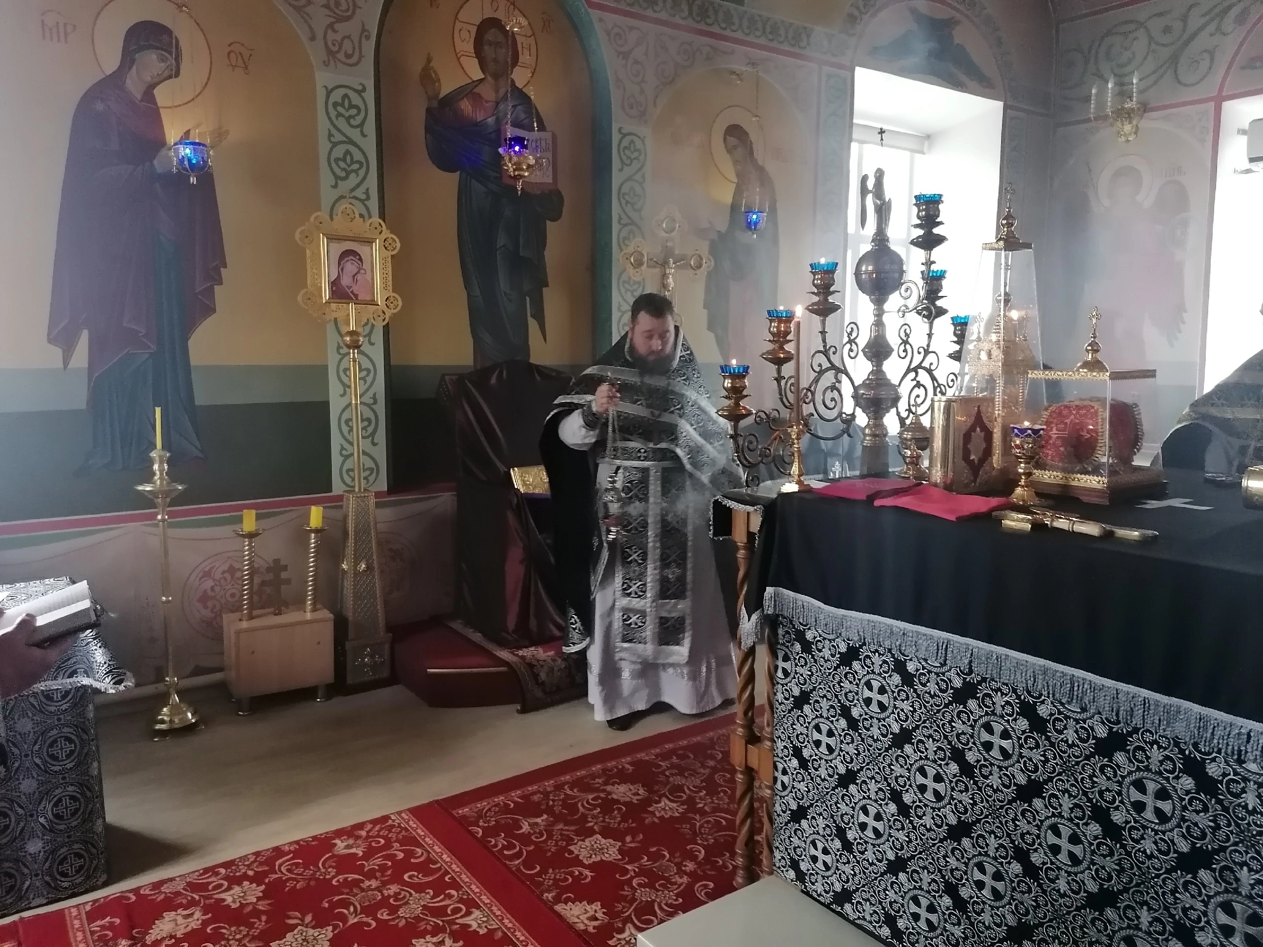 Протоиерей Александр Филиппов совершил Литургию Преждеосвященных Даров