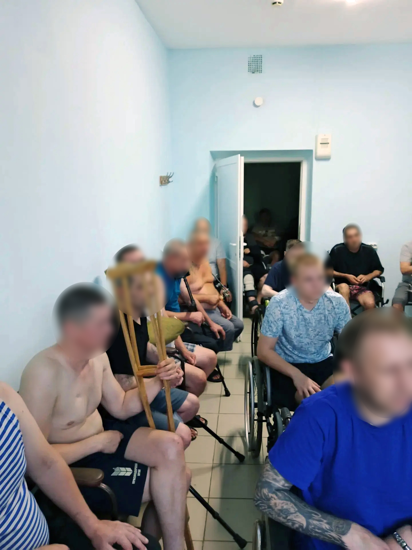 Священники посетили раненых СВО