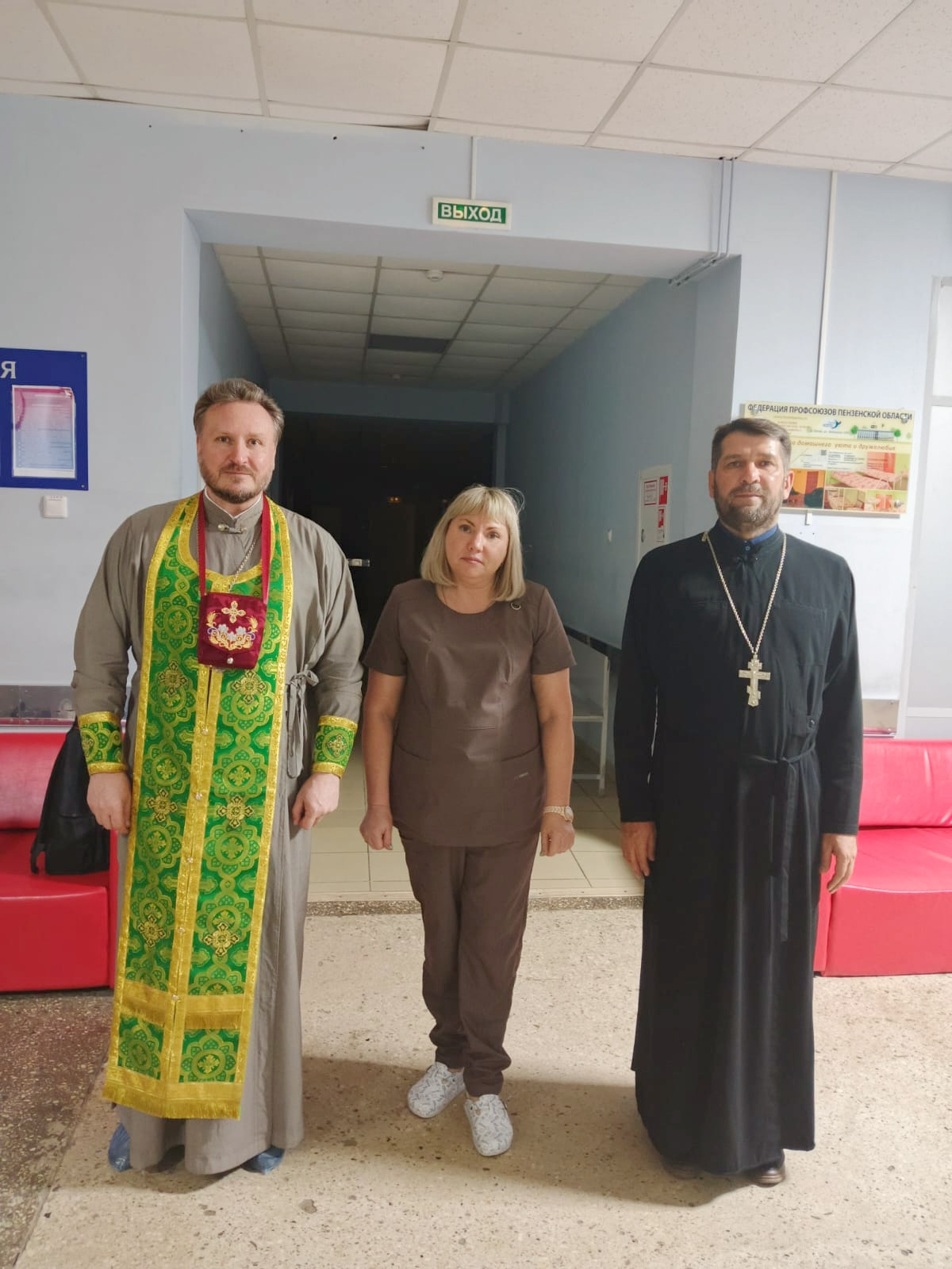 Священники посетили раненых участников СВО в военном госпитале Пензы