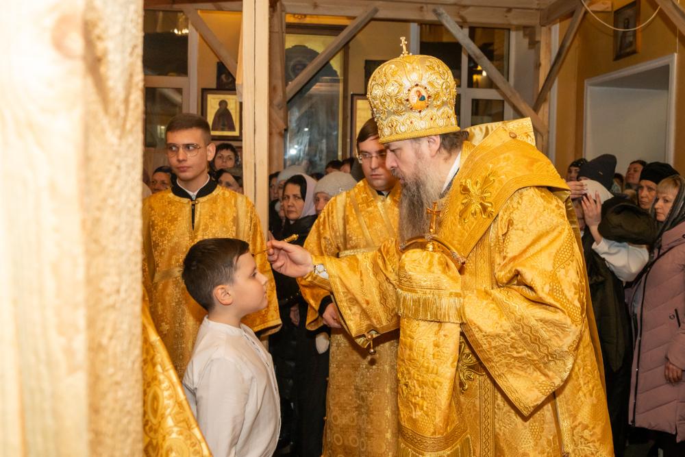 В канун престольного праздника митрополит Серафим совершил всенощное бдение в нашем храме