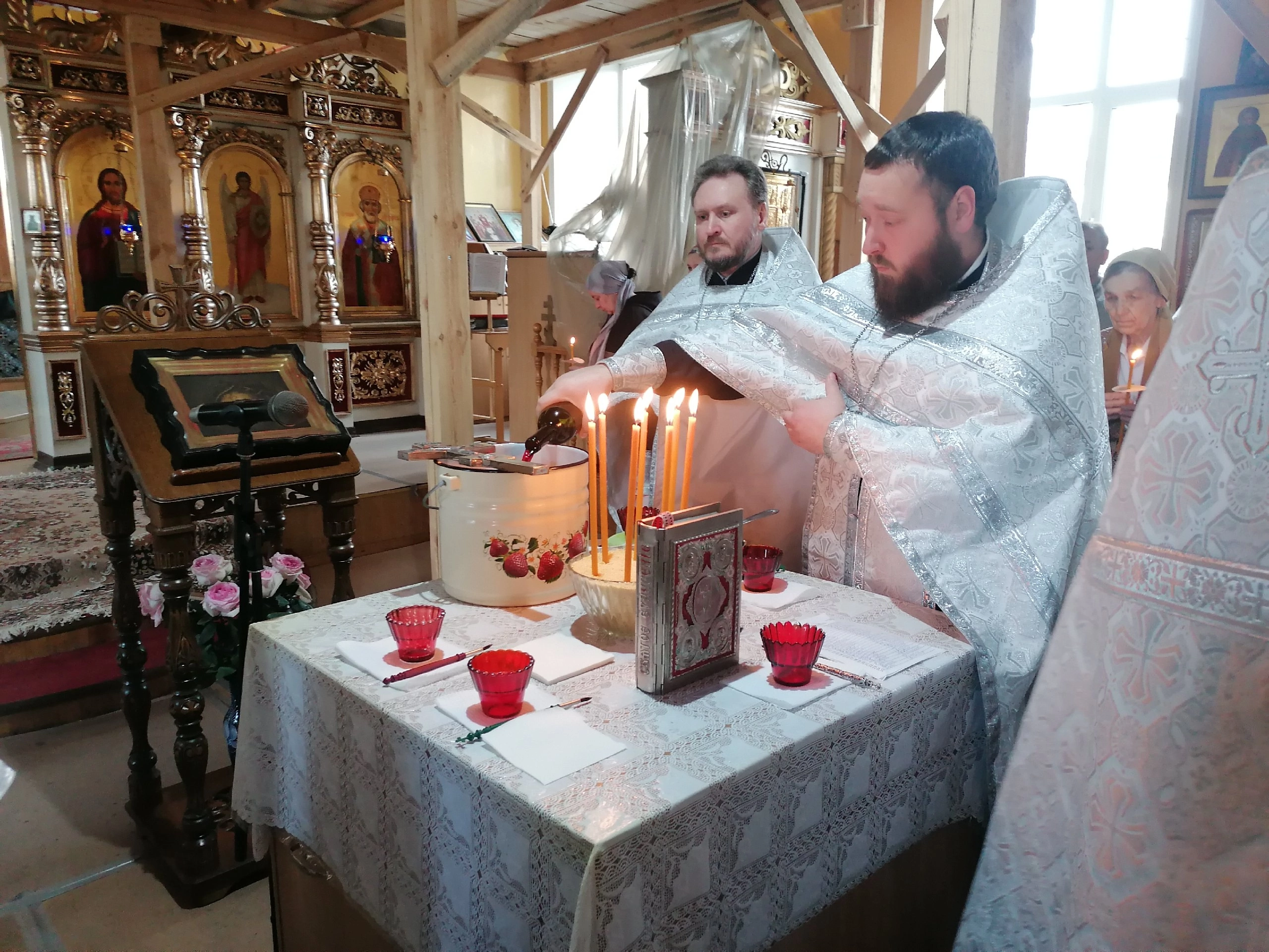 Протоиерей Александр Филиппов совершил Таинство Соборования 