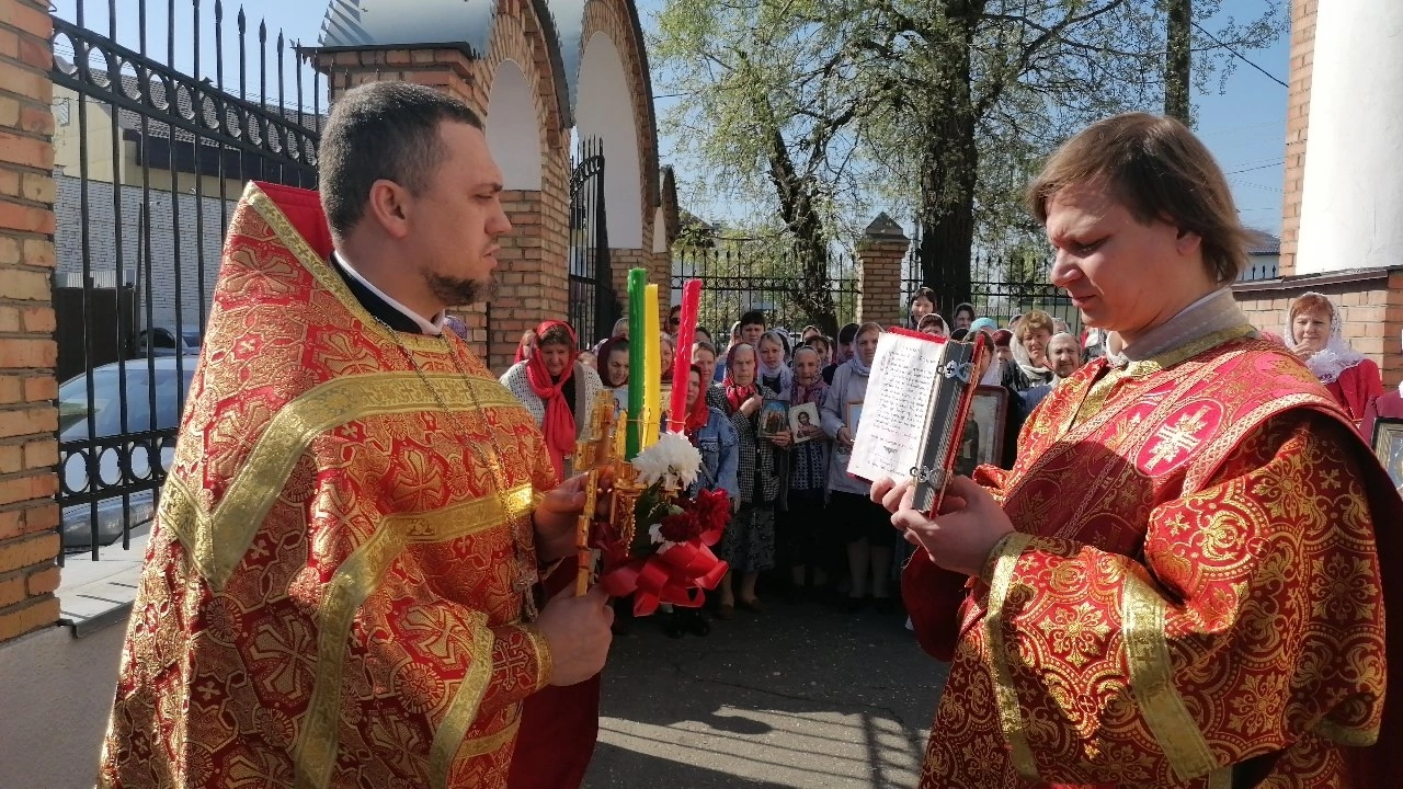 В четверг Светлой седмицы иерей Владимир Журавлев совершил Божественную литургию