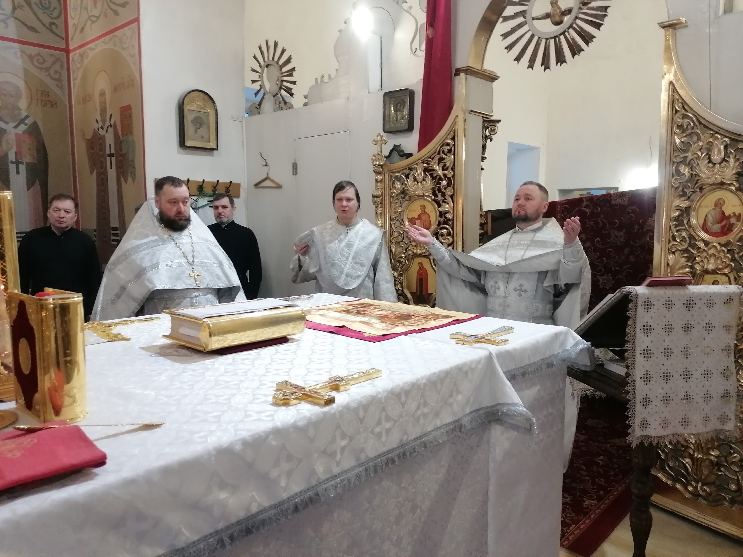 Богослужения в день Сретения Господня