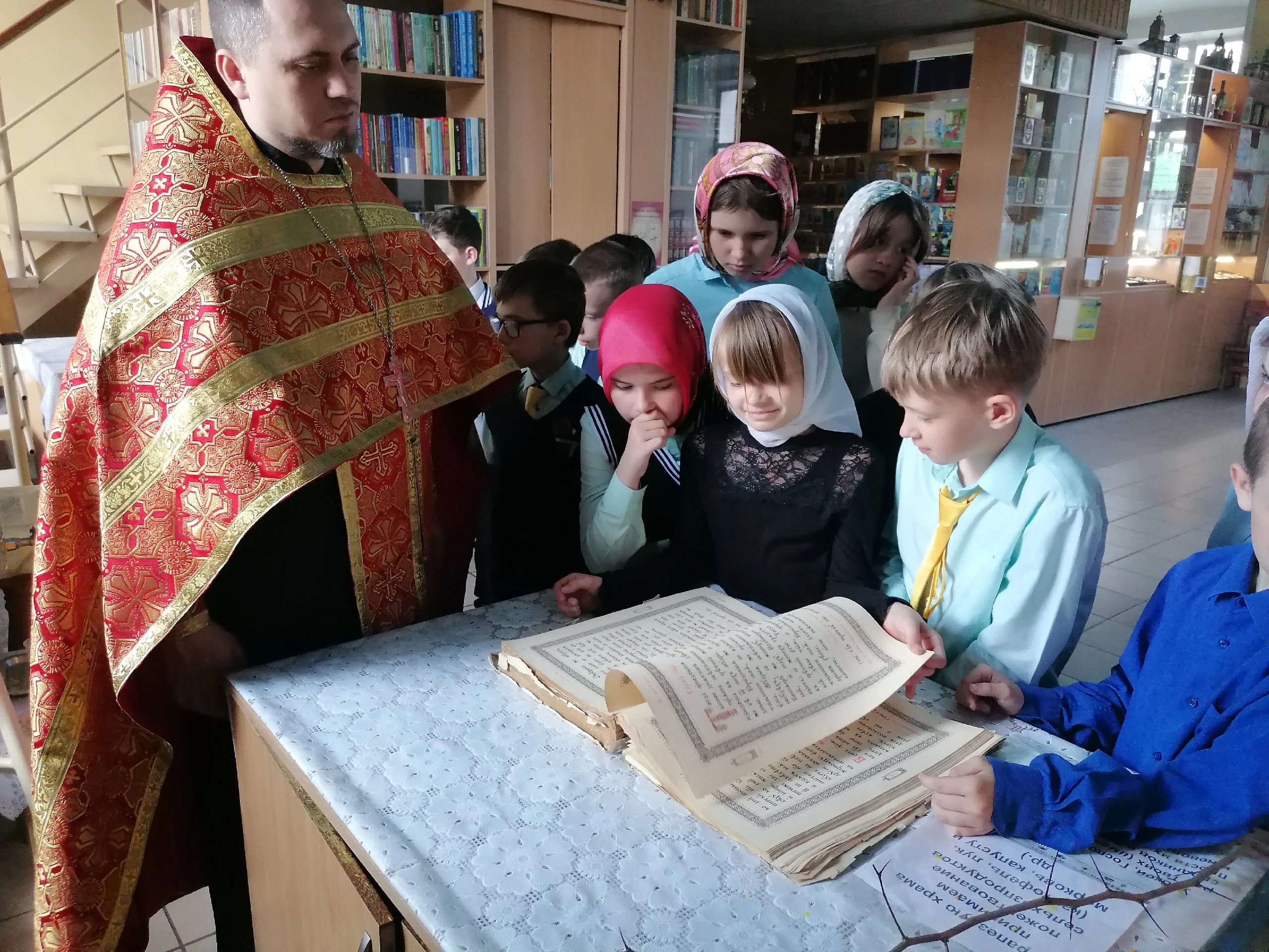 Иерей Владимир Журавлев встретился с учениками средней школы №60
