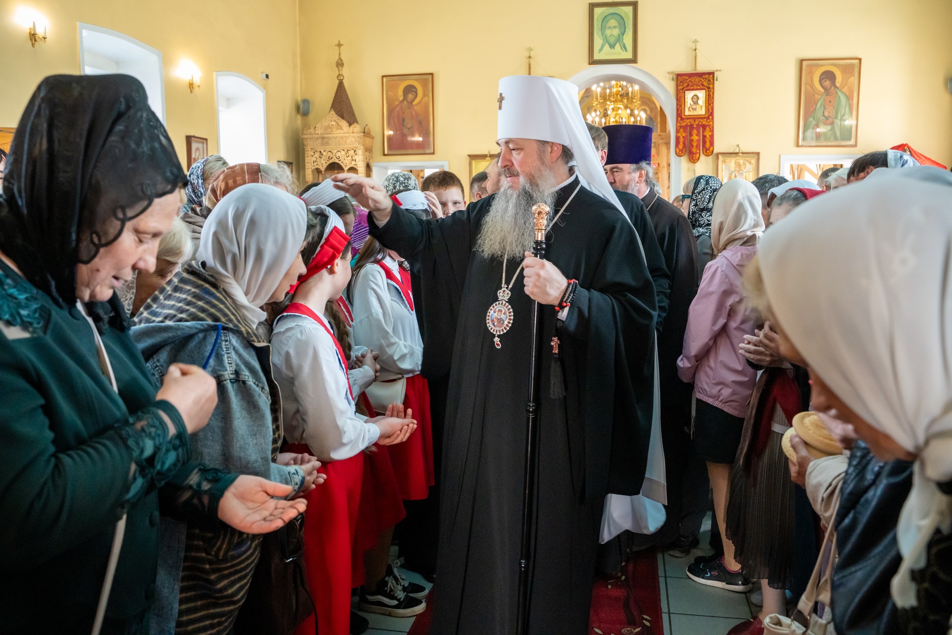 В день престольного праздника митрополит Серафим совершил литургию в нашем храме