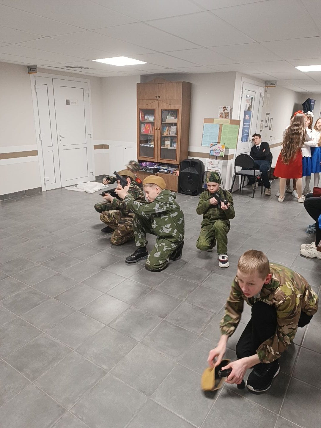 Воспитанники воскресной школы Никольского храма в Терновке  выступили с концертом для раненых военнослужащих